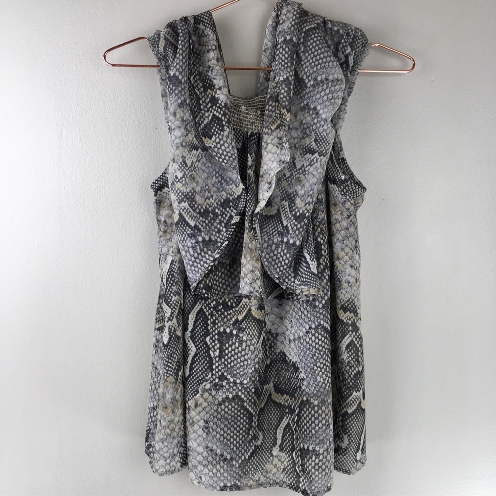 Show me your Mumu Snake Print Bungalow Top Large - Picture 7 of 8